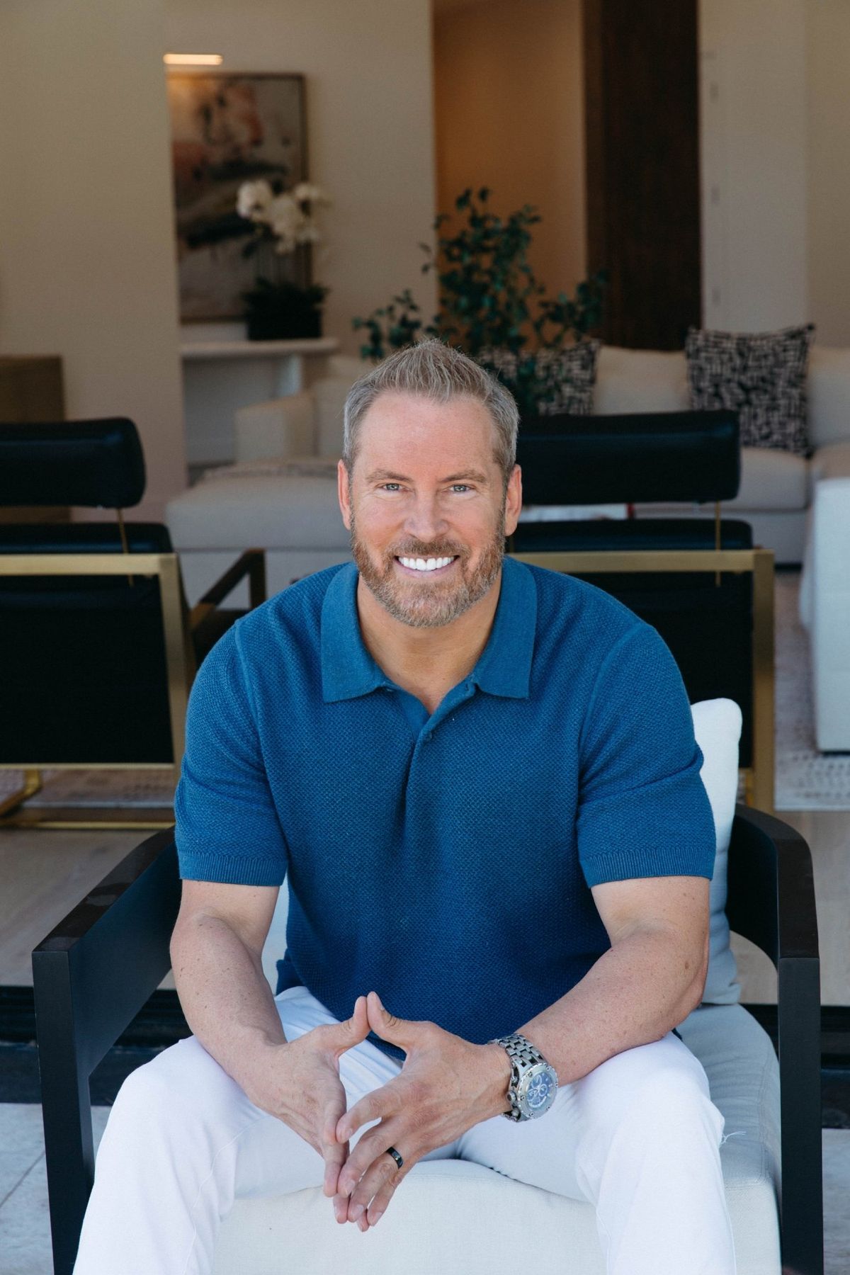 Erik Walbot seated in a Scottsdale living room.